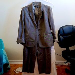 Kasper Suit